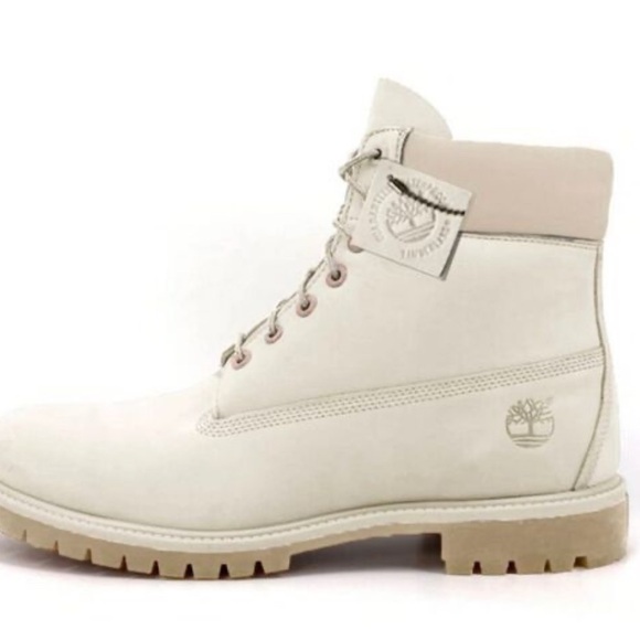 Timberland 6 inch premium waterproof boots size 7Y/W8.5 - Picture 1 of 6